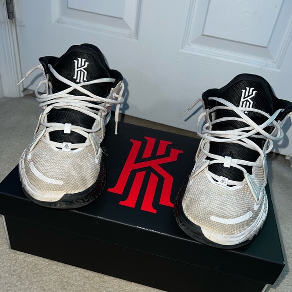 Nike Kyrie 7 - Mens Basketball Shoes - White/Black/White, Size 10.5 - Picture 6 of 12